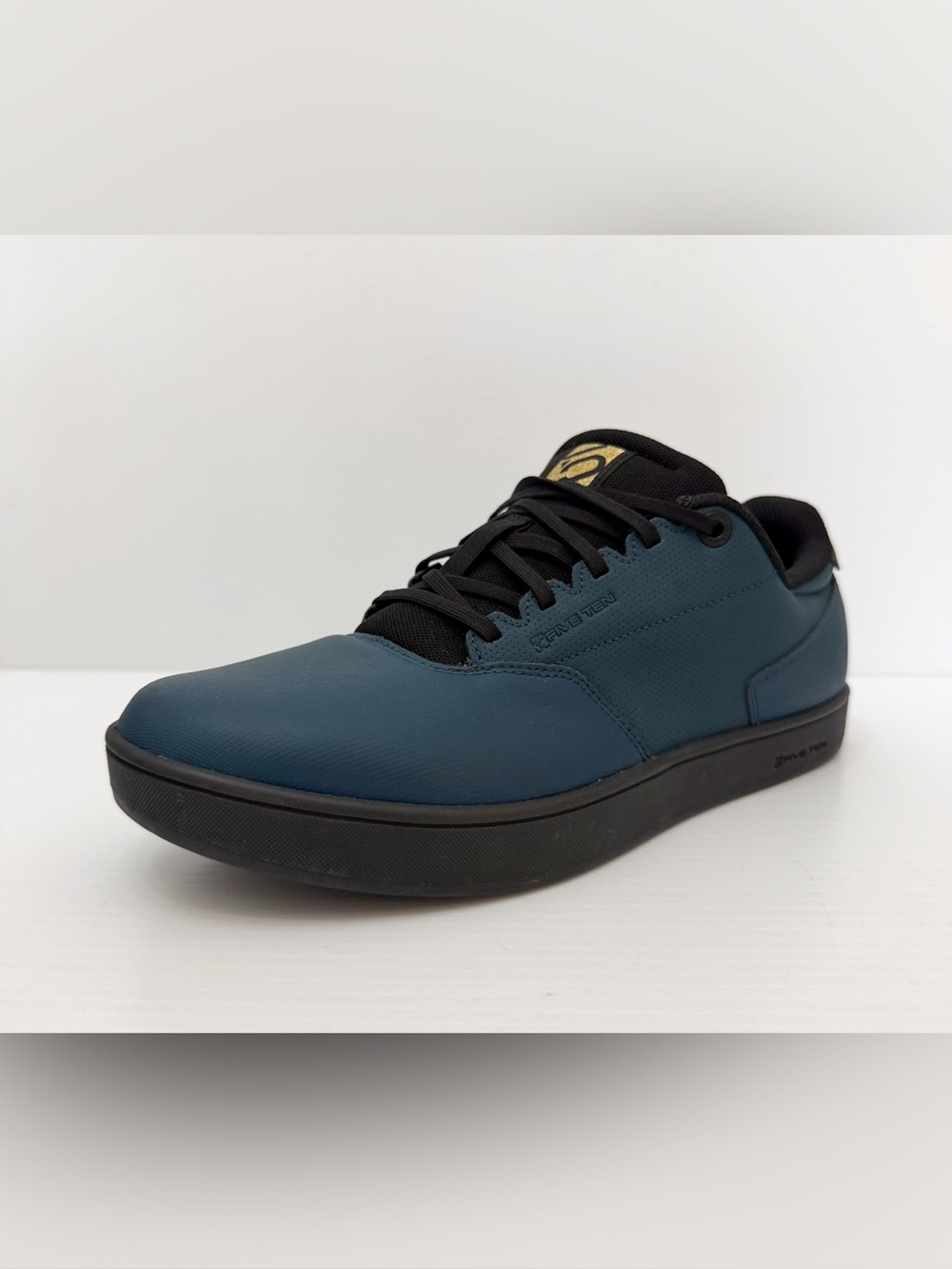 Five Ten District Clipless Cycling Shoes - 9